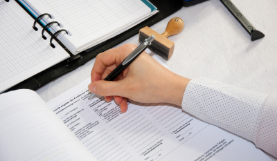 Ableser der Strom,- Erdgas- und Wasserzähler (m/w/d) FormularStiftundAktenmappethebuilder-Fotolia.com.jpg